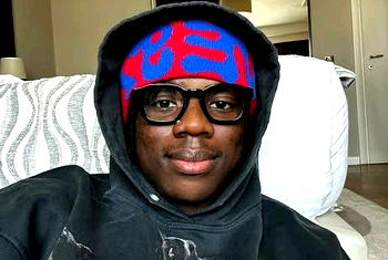 Why I wear glasses – Rema