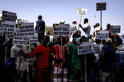 Hundreds protest in Senegal to demand speedy elections
