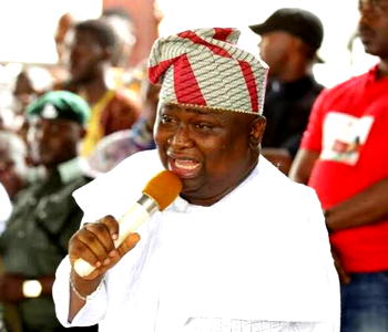Senator Adeola promises Ogun West quality projects