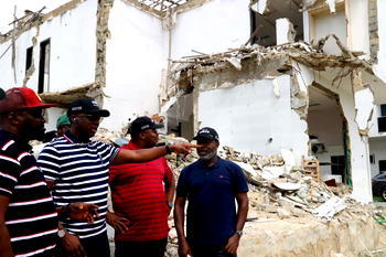 Lekki shanties: Lagos govt issues 4-day notice to quit to squatters on coastal roads