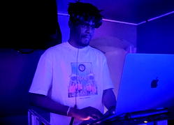 The crowd loved DJ Medlan at Bella Shmurda’s Bristol show