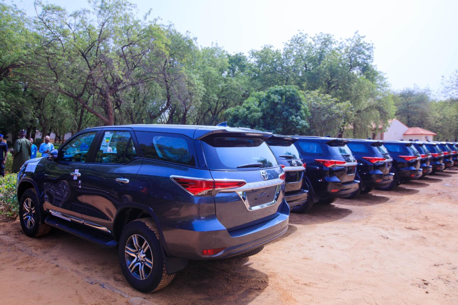 [Photos] Hardship: Gov Idris gifts SUVs to Kebbi lawmakers 