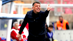 Lecce fire coach D’Aversa for headbutting opponent