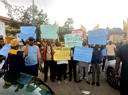 Breaking: SSANU, NASU, NAATS shut UNILAG gate over withheld salaries