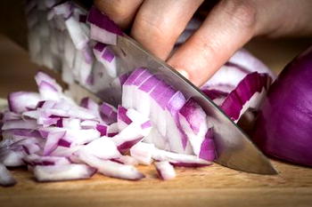 5 ways to chop onions without crying