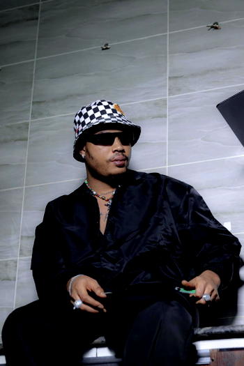 Larry Vibez unveils Ep, dairy of Vibez