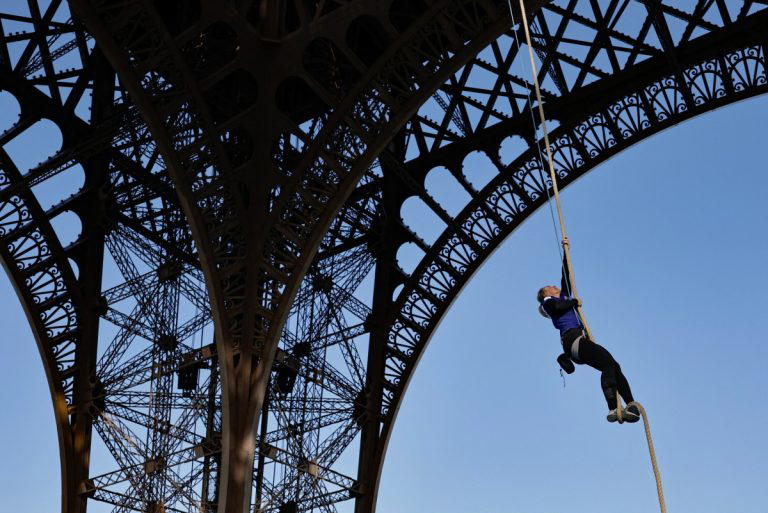 Anouk Garnier: French athlete breaks world record after climbing Eiffel ...