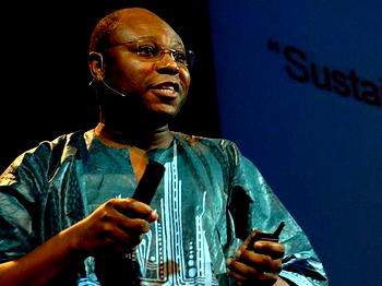 Meet Nigerian medical doctor, Seyi Oyesola who co-invented ‘hospital in a box’