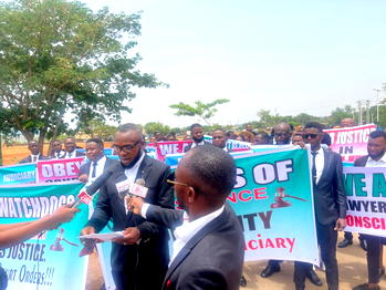 Yahaya Bello: Lawyers protest at Supreme Court, alleges EFCC’s abuse of judicial process