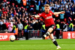 Man United survive Coventry City scare to reach FA Cup final