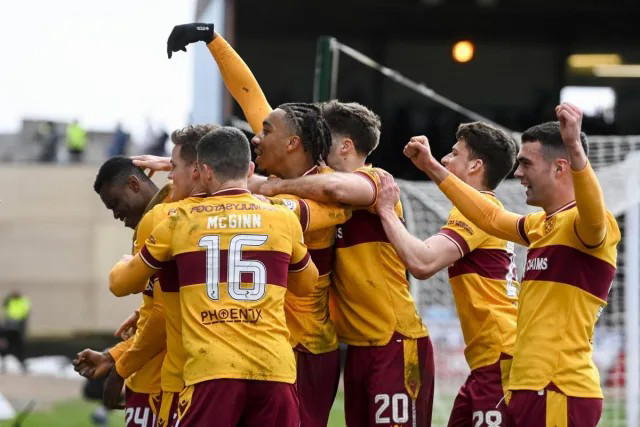 Moses Ebiye scores injury-time goal in dramatic Motherwell comeback