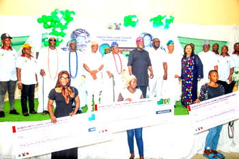 Speaker Obasa lauds LCDA Chair, Oshinowo over cash support for traders