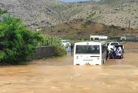 Oman floods kill 16 including schoolchildren