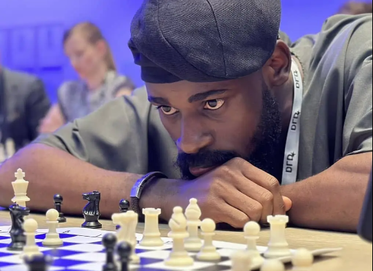 Akpabio hails Tunde Onakoya, new world chess record holder