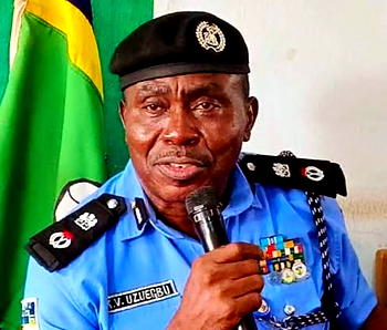 Enugu CP issues quit order to remnant criminal element as he storms Uzo Uwani LGA