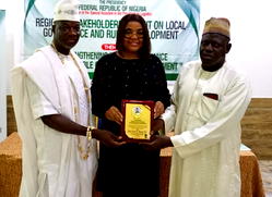 A-Ibom LG boss, Emem Ibanga honoured with award