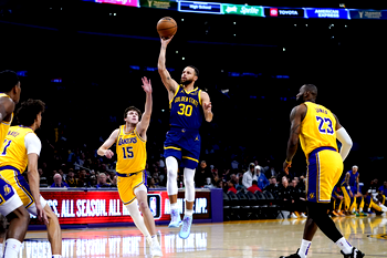 Warriors down Lakers in historic 3-point shooting game