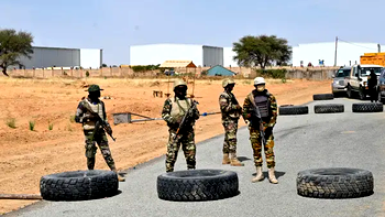 Bomb kills six Niger soldiers prompting air strikes