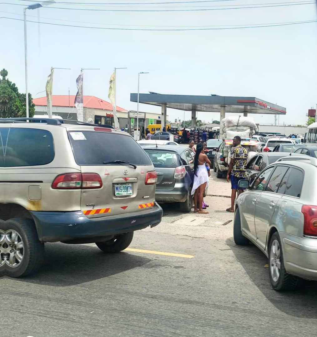 Major oil marketers move to reduce fuel queues, boost distribution by 300m litres