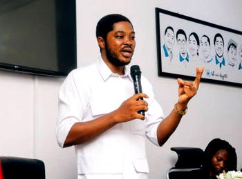 Tech firm unveils online store builder 