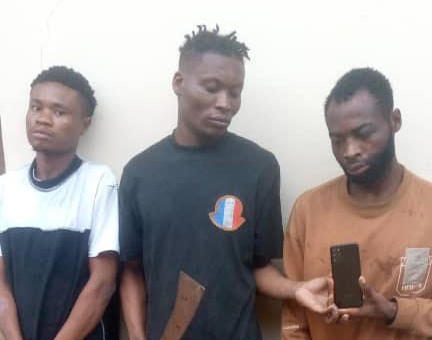 Armed robbers attack DPO at Otedola Bridge in Lagos