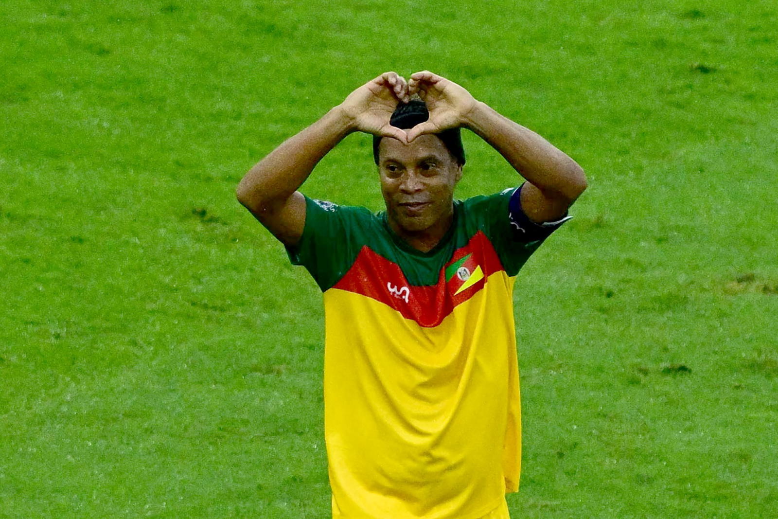 Photos: Brazil’s Ronaldinho dazzles in charity match for flood victims