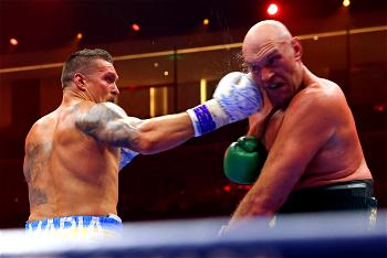 ‘Referee stole the KO’, says Usyk’s promoter after victory over Tyson Fury