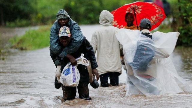 Kenya floods death toll tops 200 as cyclone approaches