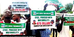 Just in: Protesters storm EFCC office, demand reopening of Matawalle’s case