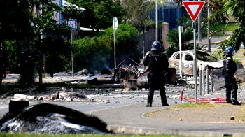 One dead, hundreds injured as riots sweep New Caledonia