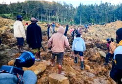 Many die, as landslide buries 100 homes in Papua New Guinea