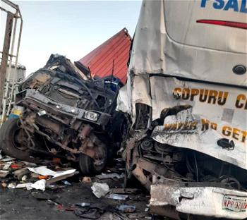 Photos: 20 escape death as truck, commercial bus, van collide in Lagos accident