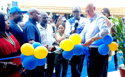 Rotarian, De-camargo inaugurates physiotherapy centre, chemistry laboratory in Warri, Ubeji