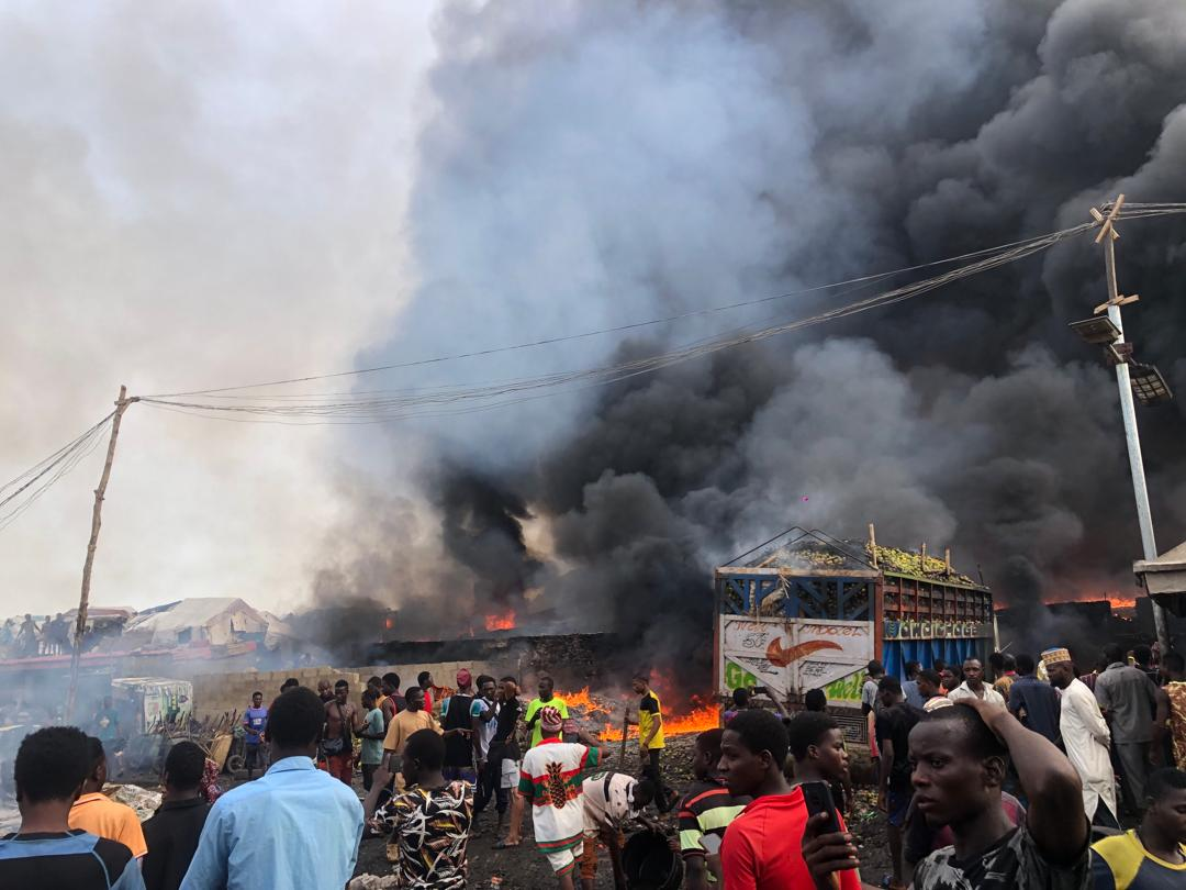 50 arrested, multiple injured as hoodlums clash in Lagos market (Photos)