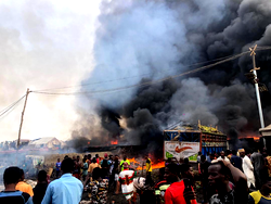 Updated: 50 arrested, multiple injured as hoodlums clash in Lagos market (Photos)