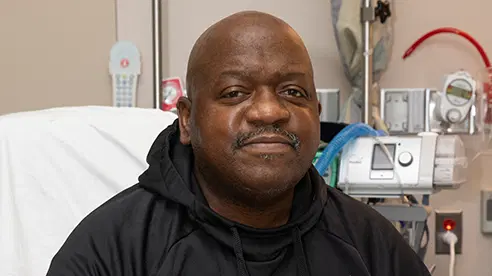 U.S. man who received first-ever modified pig kidney transplant dies