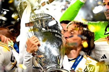 Modric extends Real Madrid deal for another season