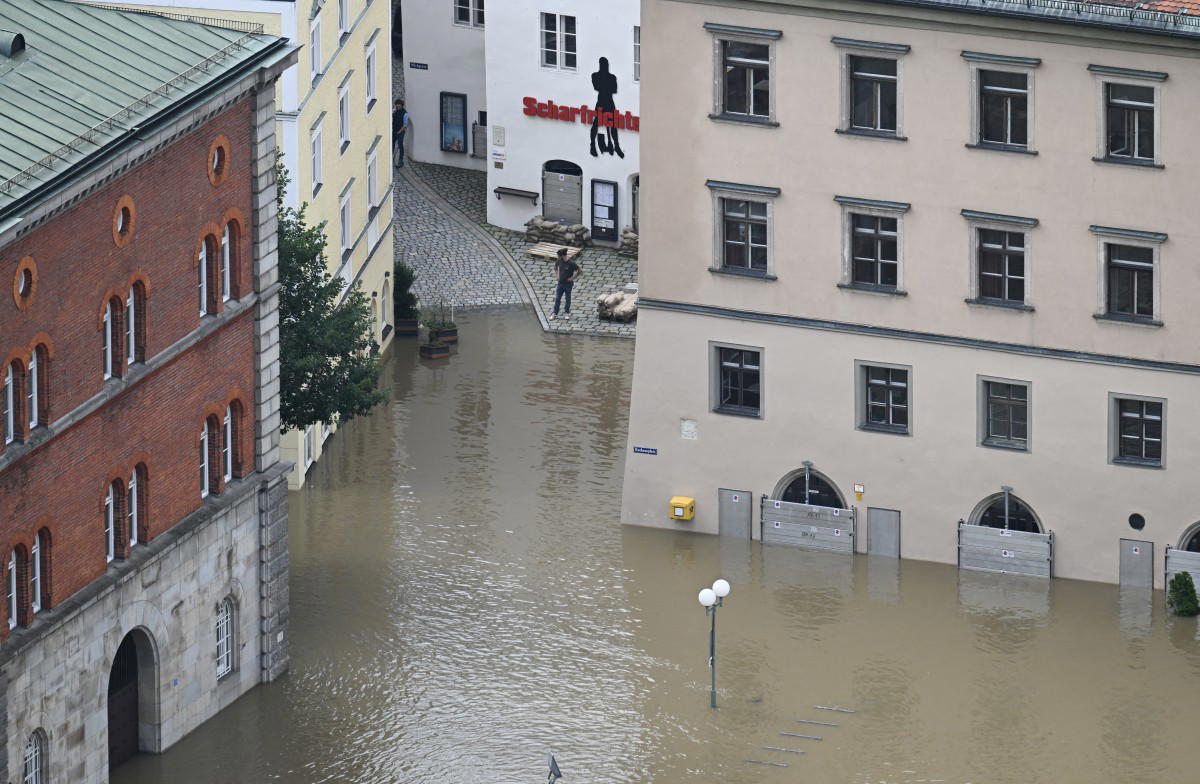 Five dead as southern Germany struggles with far-reaching floods ...