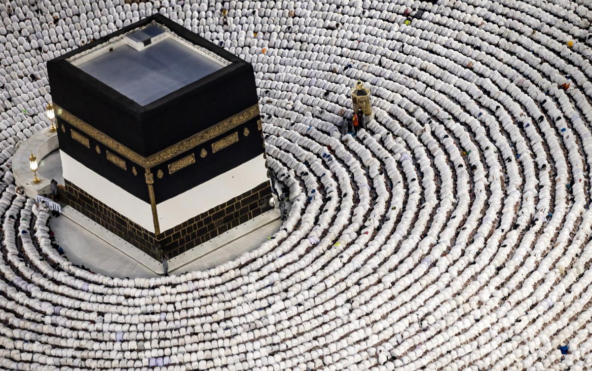 Facing Kaaba Foundation: Help others to worship