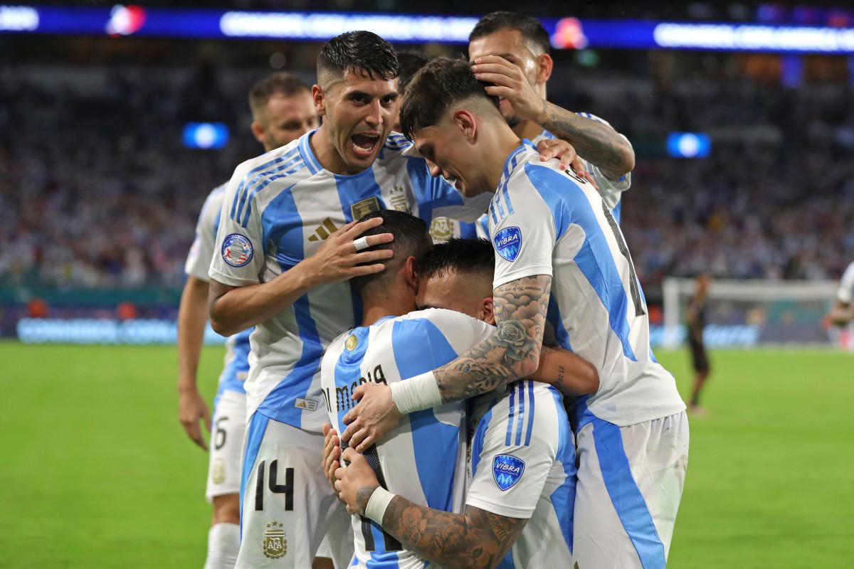 Copa America: Argentina maintain perfect start, down Peru 2-0