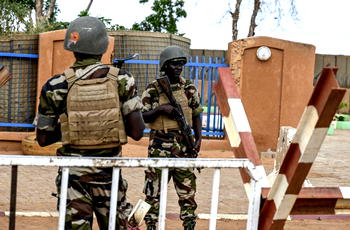 Mali jails ten for urging return to civilian rule
