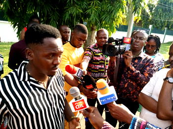 Aba traders storm govt house, seek Otti’s intervention over alleged military siege