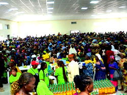 Makinde, wife support elderly people with food palliative, cash in Ondo