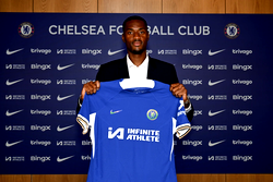 Chelsea sign Fulham defender Adarabioyo