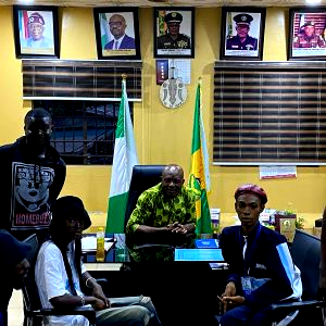 Photos: James Brown visits Bobrisky at Kirikiri Correctional Centre