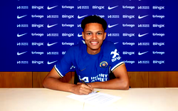 Chelsea complete signing of Omari Kellyman