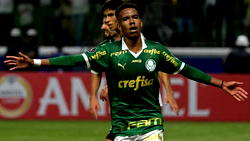 Chelsea reach deal to sign Brazilian teenager Estevao Willian