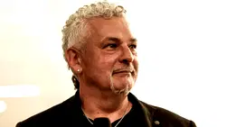 Roberto Baggio robbed at gunpoint during Spain, Italy match