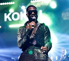 Fans thrilled as D’banj gives exciting performance at Afrika Shine