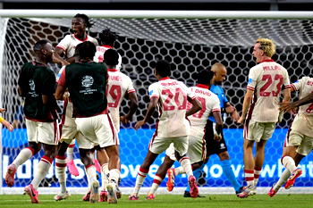 Canada stun Venezuela on penalties to reach Copa semis